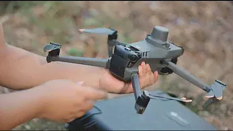 Сельскохозяйственный дрон DJI Mavic 3 Multispectral. Создание карт полей (автоперевод)